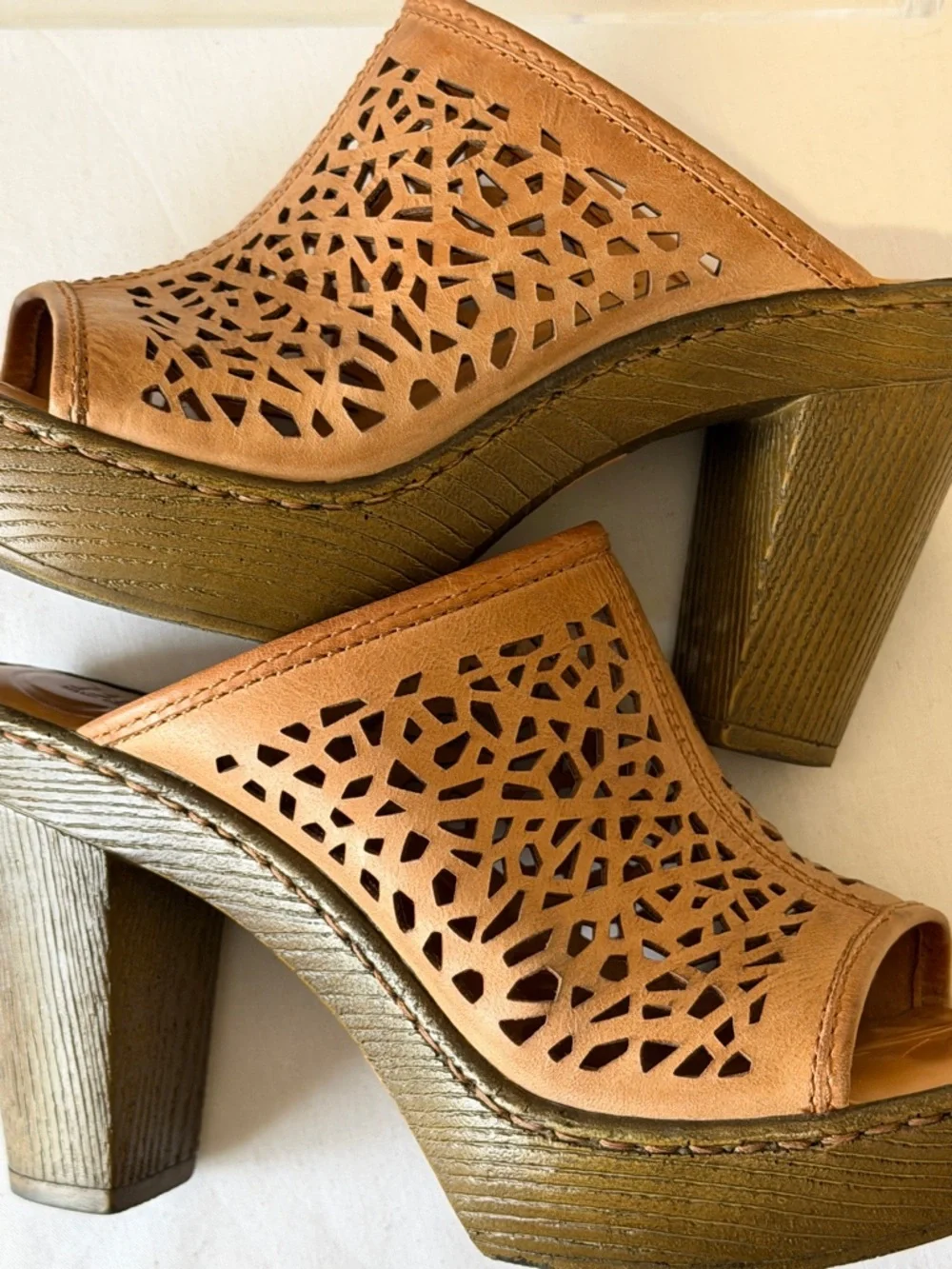 Born Kismet Block Heel Mules - Picture 10 of 13